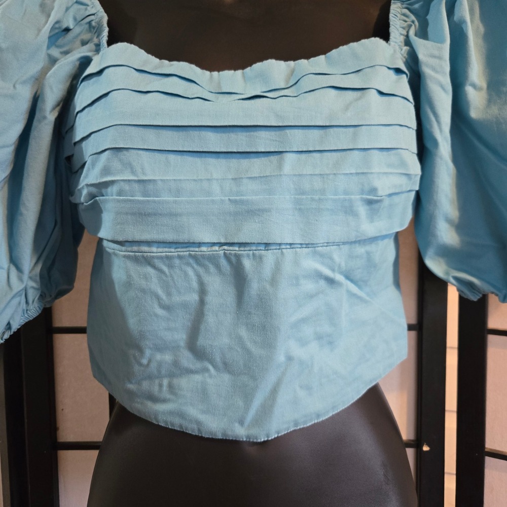 Abercrombie & Fitch Light Blue Pleated Puff Sleeve Smocked Crop Top Small - Picture 2 of 12